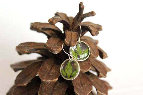 Handgefertigter Schmuck aus echten Blumen